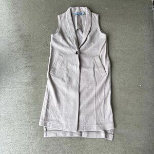 Ayrtight Women’s Longline One-Button Sleeveless Vest White Size XS Minimalist